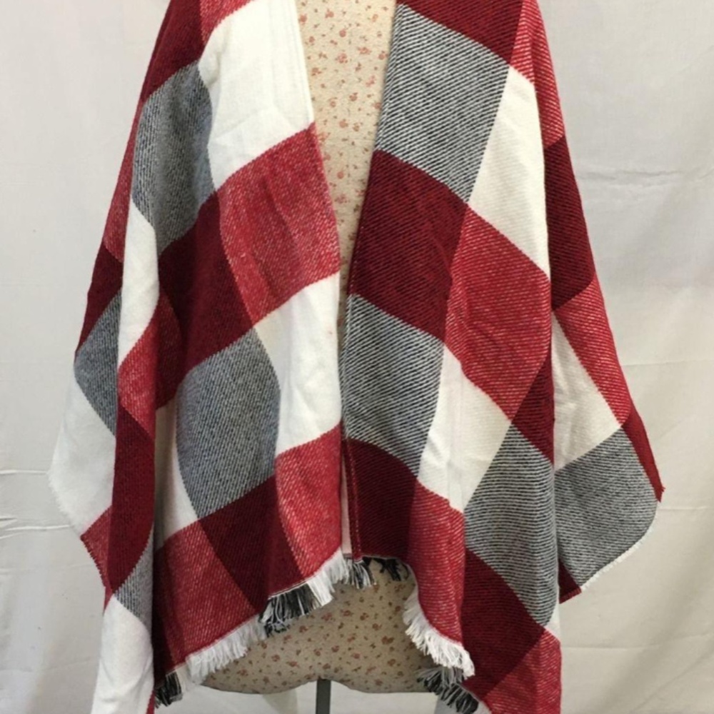 NEW WITH TAGS NWT Banana Republic Red/White/Black Plaid Wrap Poncho Scarf